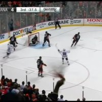 'Ducks' hokejisti ar dramatisku uzvaru pagarinājumā pietuvojas Stenlija kausa finālam
