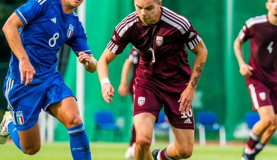 Latvijas U-21 futbolisti varenosketi atemēm puntus varenajai Italijai