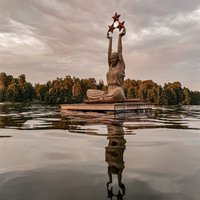 Brīvība lotosa pozā – Egona Peršēvica 'Milda' būs aplūkojama Liepājā