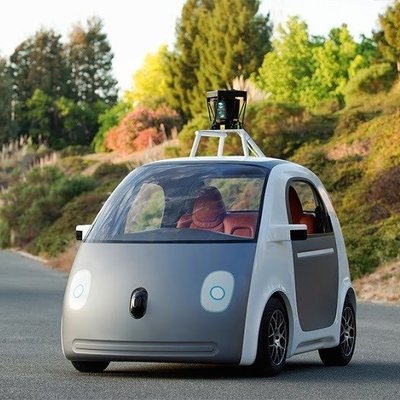 'Google' izgatavojis savu pirmo bezpilota auto
