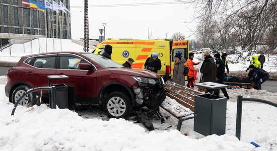 Traģisko avāriju Torņakalnā izraisījušais 91 gadu vecais vadītājs negadījumu neatceroties