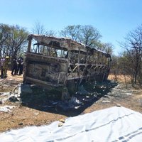 Zimbabvē incidentā sadeguši vairāk nekā 40 autobusa pasažieri