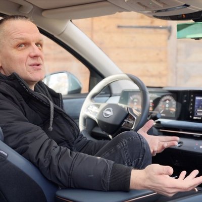 Video: 'Dzelzs Vilks' Juris Kaukulis pirmo reizi izmēģina elektromobili