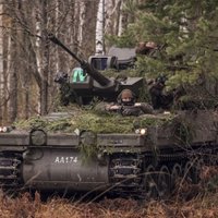 Latvijas armija saņēmusi divas trešdaļas plānoto kaujas kāpurķēžu mašīnu