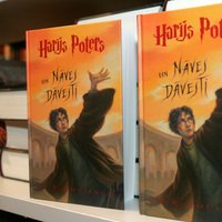 'Zvaigzne ABC': Harija Potera grāmatu tirgošana Latvijā ir nelicencēta