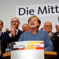 Prognozes: Merkeles konservatīvie vēlēšanās izcīnījuši aptuveni 33% balsu