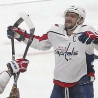НХЛ: Малкин забросил десятую шайбу в сезоне, у Овечкина — гол и новое достижение