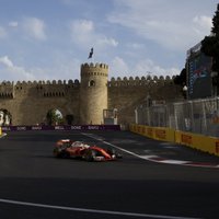 На первом в истории этапе Гран-при "Формулы-1" в Баку доминировали немцы