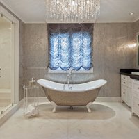 Minimālisms, personīgais spa un luksusa greznība – slavenību idejas vannasistabu interjerā