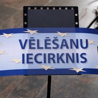 Slēdz EP Lūgumrakstu komitejai iesniegto petīciju par nepilsoņu vēlēšanu tiesībām Latvijā un Igaunijā