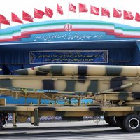 Ieroču eksperti brīdina no 'Fausta vienošanās' ar Irānu