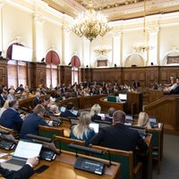 'Jebkurš saprot latviešu valodu' – deputāti iekarst debatēs par aģitāciju krieviski
