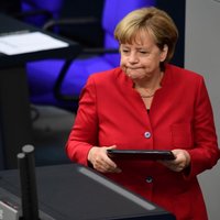 Pēc zaudējuma reģionālajās vēlēšanās Merkele aizstāv savu imigrācijas politiku