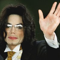 Майкла Джексона посмертно обвиняют в растлении малолетних