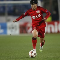 Ziemeļkorejietis Sons pietuvina Lēverkūzenes 'Bayer' UEFA Čempionu līgas 'play off'