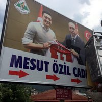 Erdogans atbalsta Ezila lēmumu beigt karjeru Vācijas izlasē