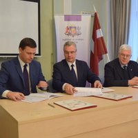 Paraksta vienošanos par Latvijas Jaunatnes olimpiādes rīkošanu Cēsīs