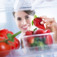 10 produkti, ko nav jāsteidzas izmest, tīrot ledusskapi