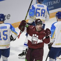 Šilovam 'sausā' spēle, Latvijas hokejisti bez vadošajiem spēlētājiem sagrauj Kazahstānu