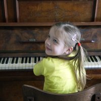 Iemesli, kāpēc bērnu izglītot muzikāli. Trīs bērnu mammas stāsts par bērnu iesaistīšanu mūzikas pasaulē