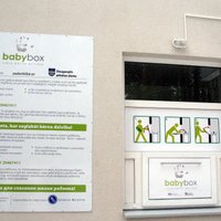Драма в Риге: мать пытается вернуть ребенка из Baby Box
