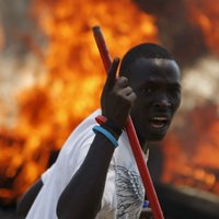 Burundi ģenerālis paziņo par prezidenta gāšanu; līderis apgalvo, ka apvērsums izgāzies