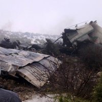 На месте крушения самолета в Алжире нашли выжившего (+фото)