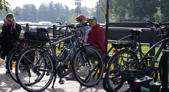 Foto: Atklāj veloceļu Imanta–Daugavgrīva