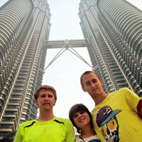 Ceļojums pa Malaiziju: Una krīt no velosipēda, divas nedēļas paliekam Kualalumpurā