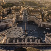 Vatikāns pērn iesaldējis divus miljonus eiro aizdomīgos kontos