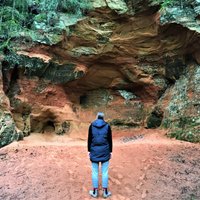 Четыре места в Видземе, где можно полюбоваться на впечатляющие Красные скалы
