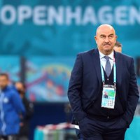 Черчесов уволен с поста главного тренера сборной России по футболу
