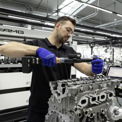 'Mercedes-AMG' izstrādājis pasaulē visjaudīgāko četrcilindru motoru