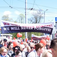 Foto: Rīgā protestē pret pāreju uz mācībām latviešu valodā