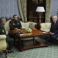 Karš ar Ukrainu ilgtu 3–4 dienas; KDLO spēki 'būtu pie Lamanša', dižojas Lukašenko
