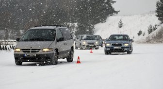 CSDD aicina autovadītājus uz bezmaksas ziemas braukšanas konsultācijām