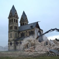 Lai dotu vietu ogļraktuvēm, Vācijā nojauc senu baznīcu