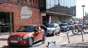 Foto: Baltijā lielākais 'MINI' automobiļu festivāls