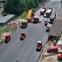 Pēc 50 gadu pārtraukuma Biķernieku trase tiek pie jauna asfalta