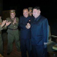 Tramps sola, ka neļaus Ķīnai 'neko nedarīt' attiecībā uz Ziemeļkoreju