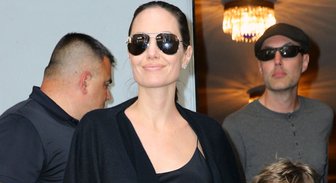 Анджелина Джоли переехала к жене Чарли Шина