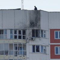 Dronu uzbrukumā Maskavai sabojātas vairākas mājas