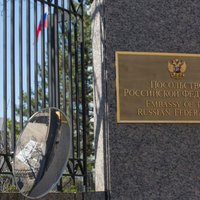 Krievijas vēstniecība ASV jaunieviestās sankcijas nosauc par 'drakoniskām'