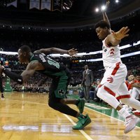 'Celtics' uzvar 'Raptors'; 'Knicks' cieš kārtējo zaudējumu