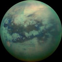 Foto: NASA publicē vēl neredzētu Titāna fotogrāfiju