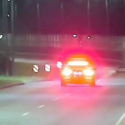 Video: Naktī uz Dienvidu tilta 'Audi RS7' paātrinās līdz 238 km/h; sods 1630 eiro