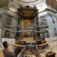 ФОТО. В Ватикане началась масштабная реставрация знаменитого балдахина Бернини