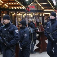 Berlīnes Ziemassvētku tirdziņš atsācis darbu pēc pirmdienas uzbrukuma