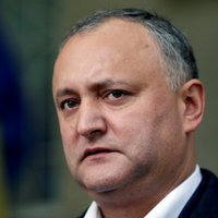 Moldovas Konstitucionālā tiesa atstādina prokremlisko Dodonu