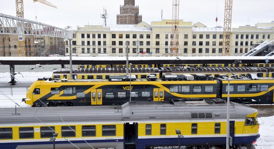 12 из 17 новых электропоездов выходят на пассажирские маршруты в Латвии